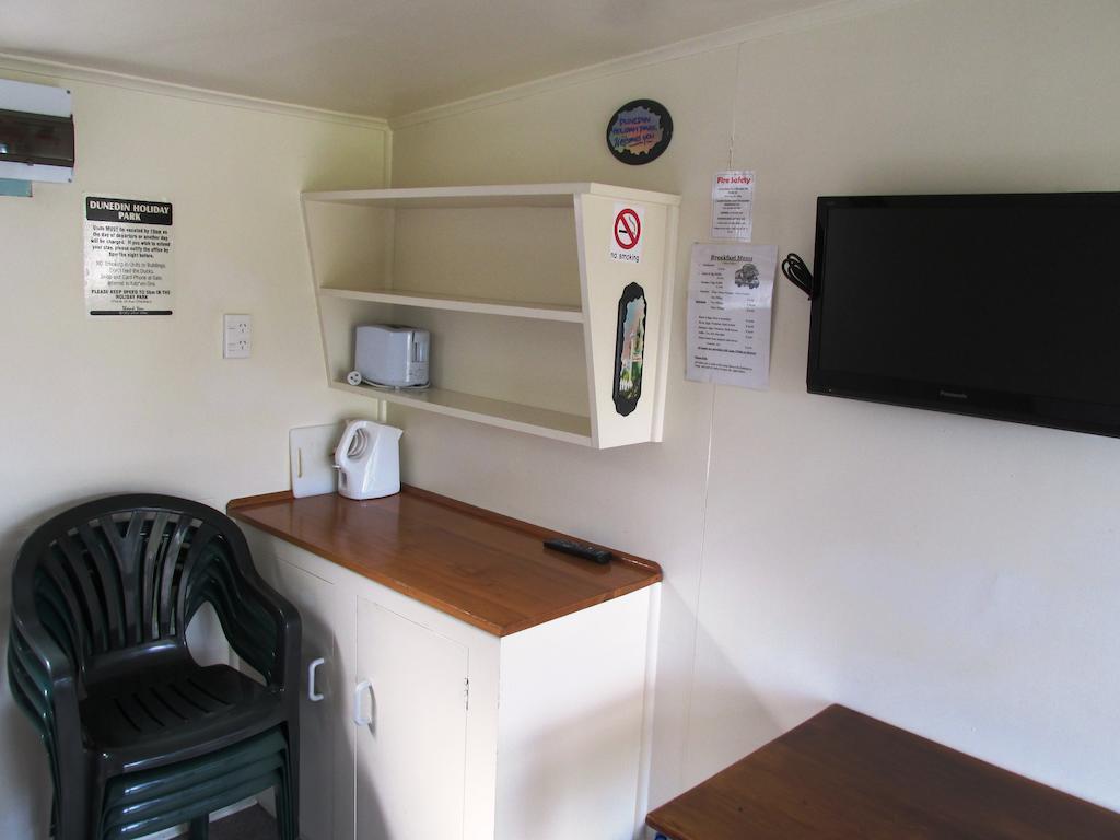 Dunedin Holiday Park Room photo