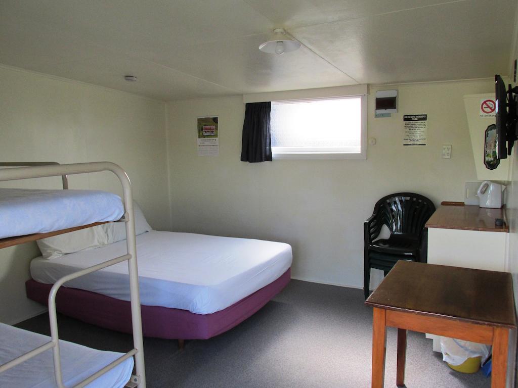 Dunedin Holiday Park Room photo