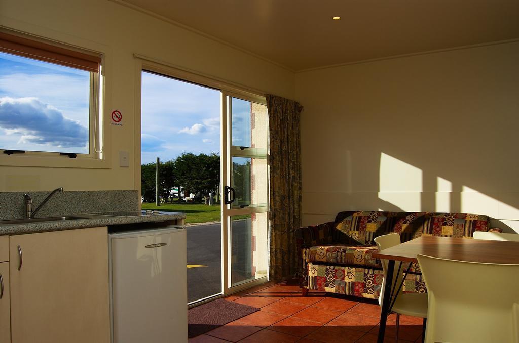 Dunedin Holiday Park Room photo